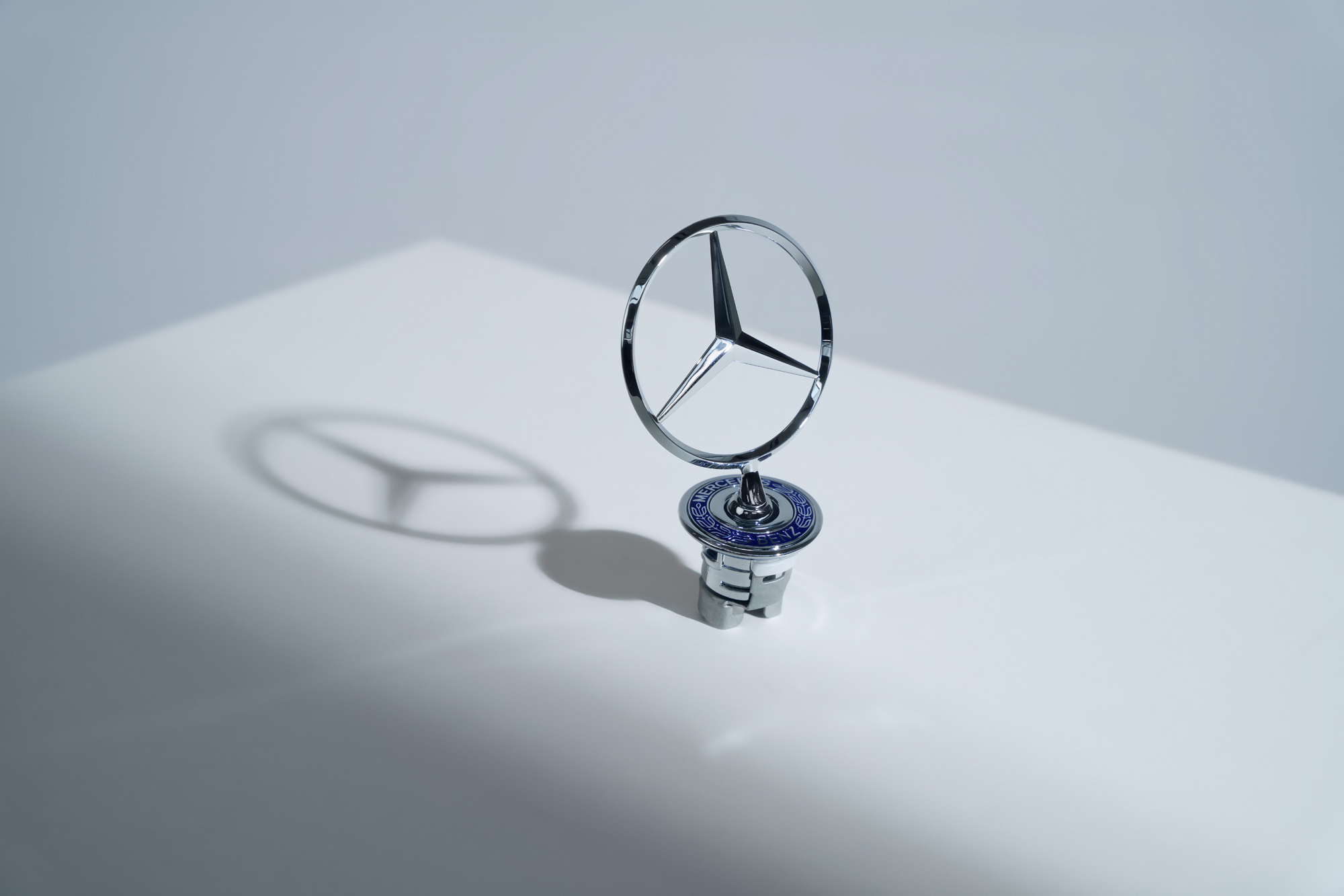 Meisterhaftes Handwerk in Aktion: Mercedes-Benz Classic auf der Retro Classics 2025</p>
<p>Master craftsmanship in action: Mercedes-Benz Classic at Retro Classics 2025