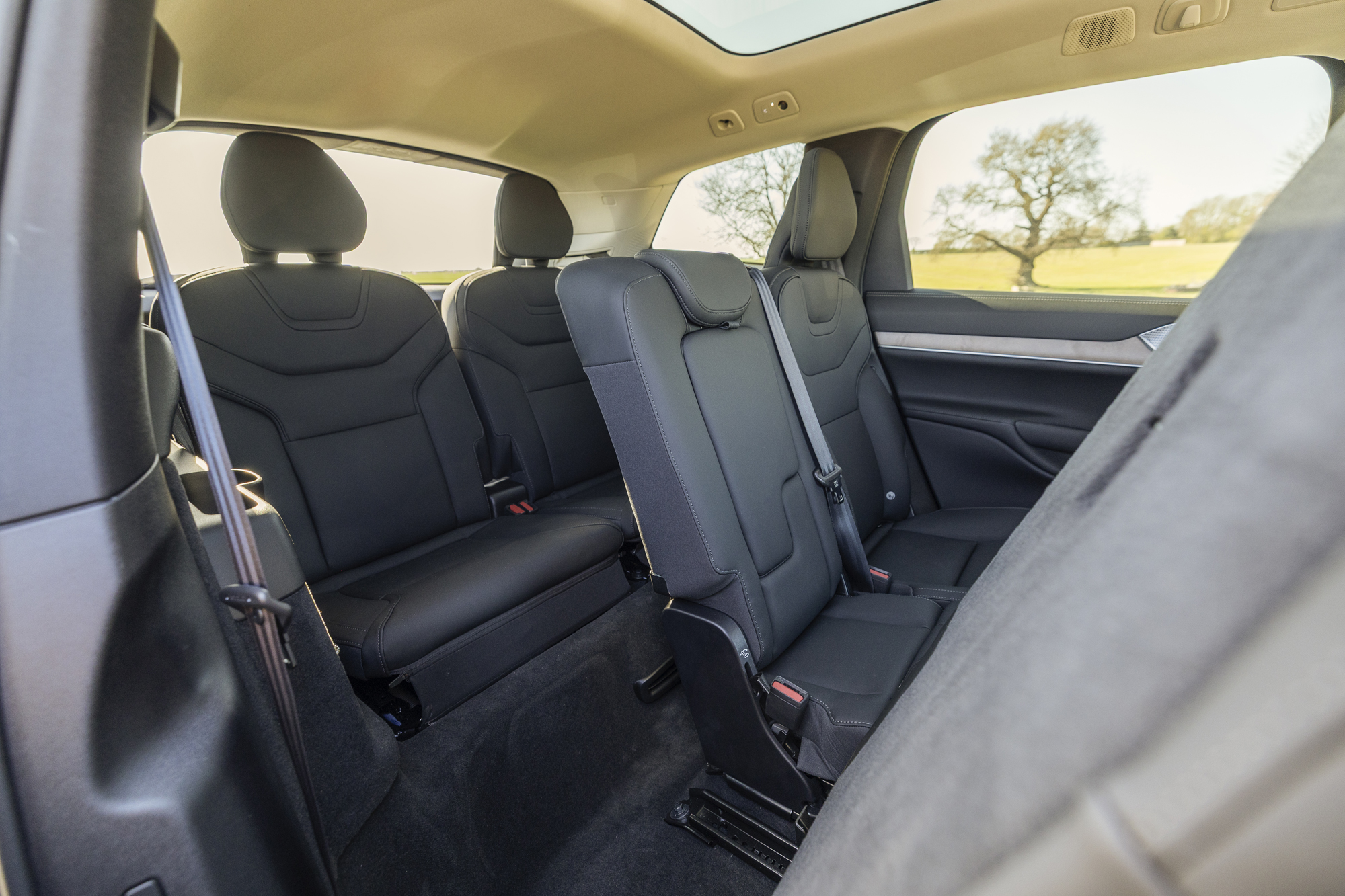 04 Volvo interior