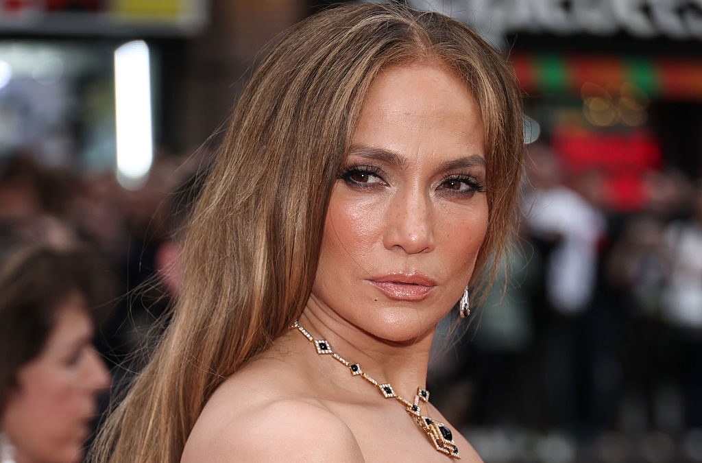 Jennifer Lopez shares before and after images following face injury